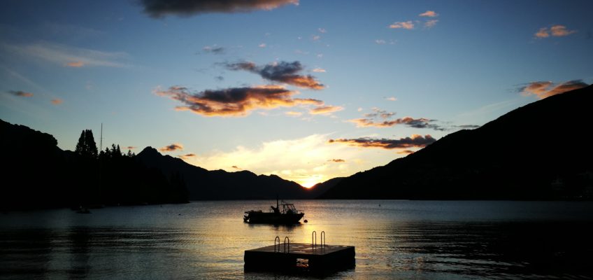 sunset over lake wakatipu